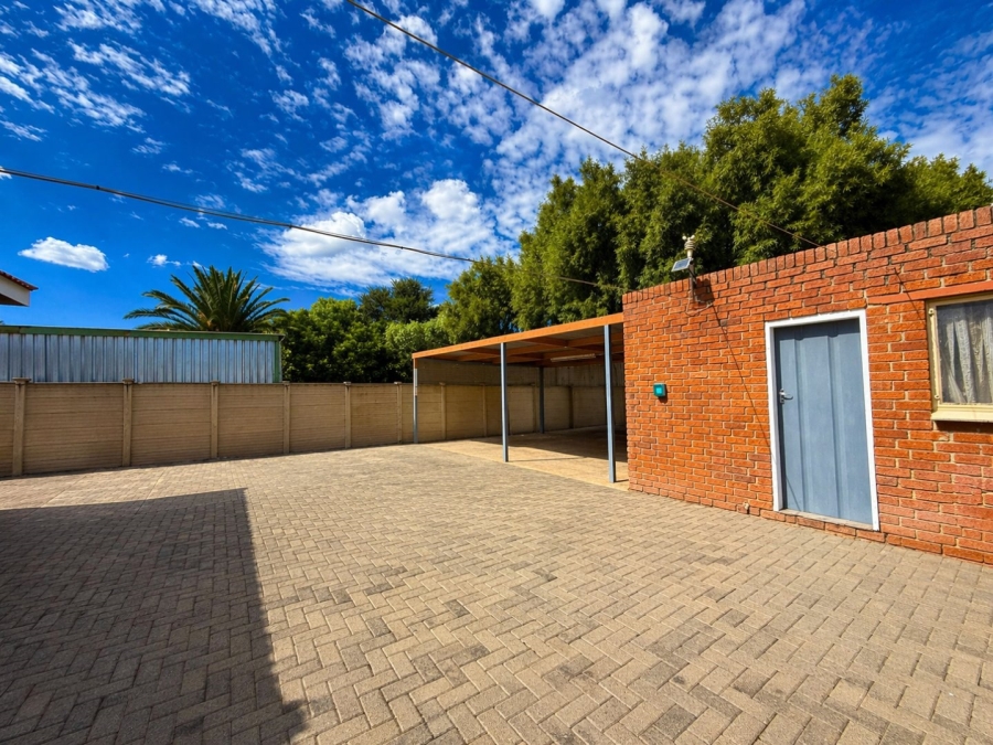 3 Bedroom Property for Sale in Langenhovenpark Free State
